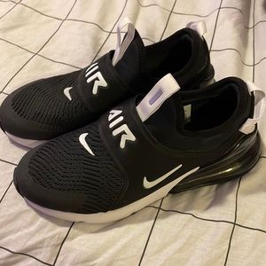 Nike Air  270 Big Kids size 4Y